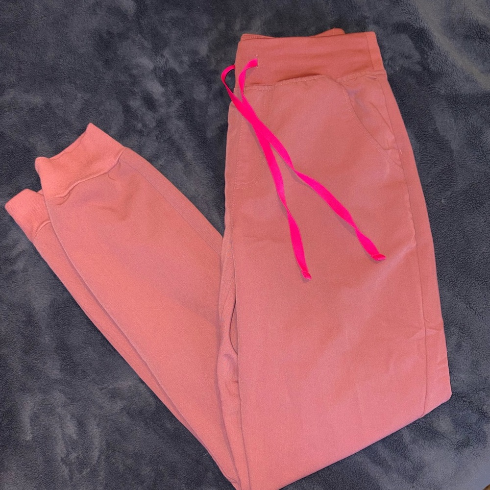 FIGS High Waisted Zamora Jogger Scrubs